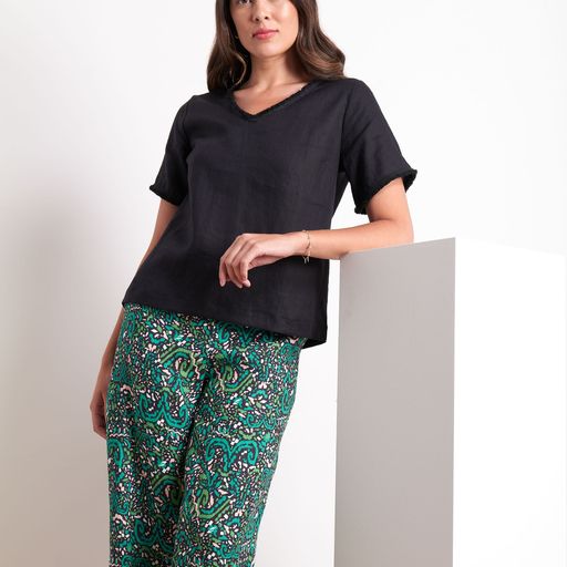 V Benefits Top By Foil - Black